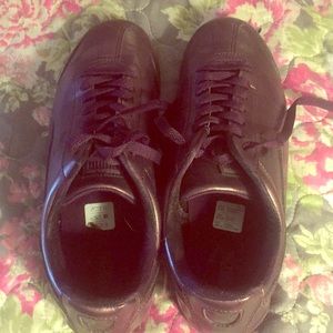 Beautiful shiny plum Puma shoes!